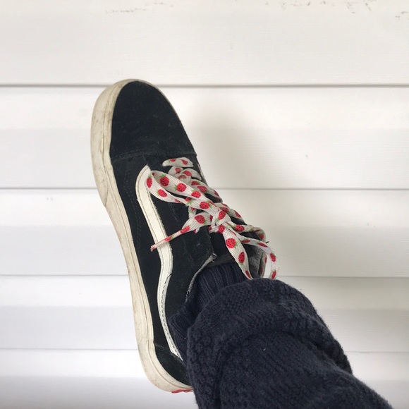 Classic Vans w/ Strawberry Laces 🍓 - Picture 2 of 4